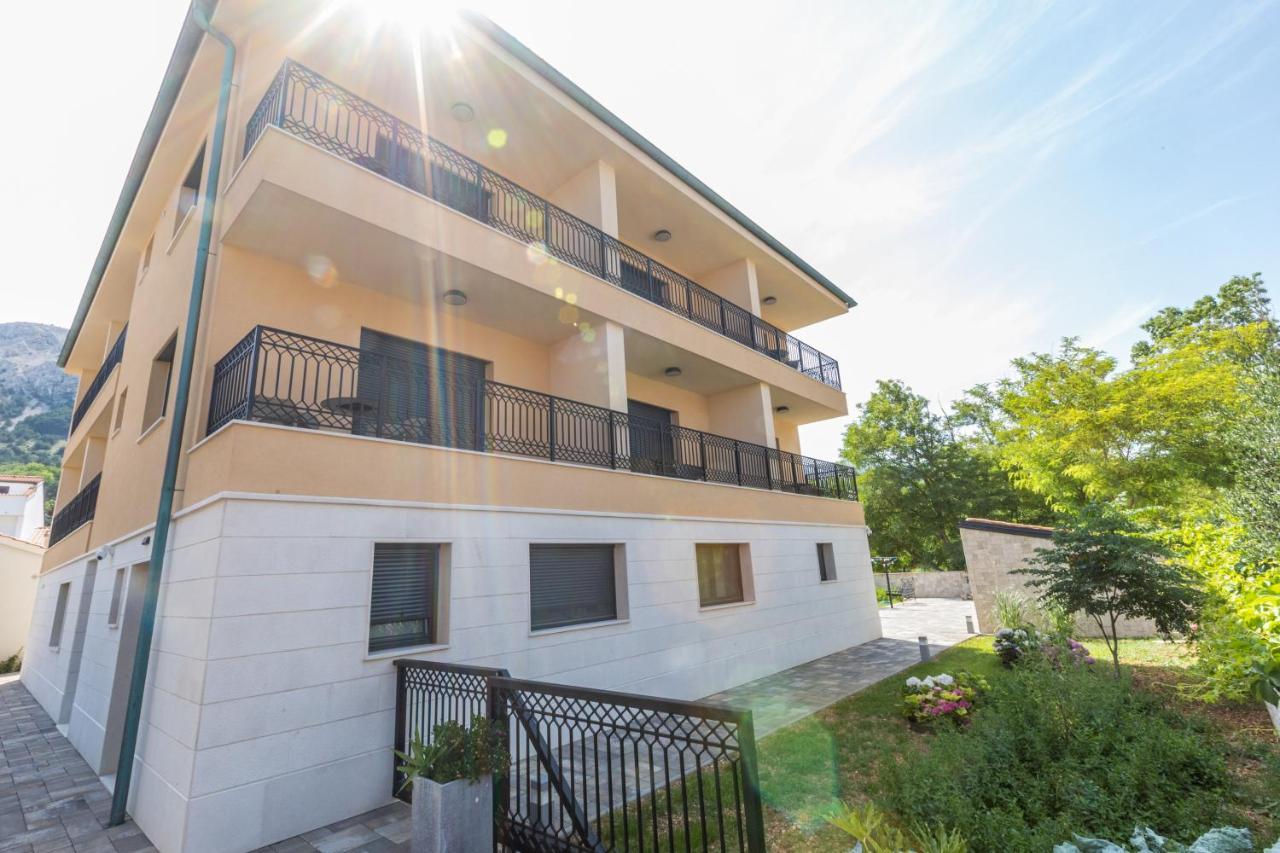 Vila Iris Baska 2 Hotel Bagian luar foto