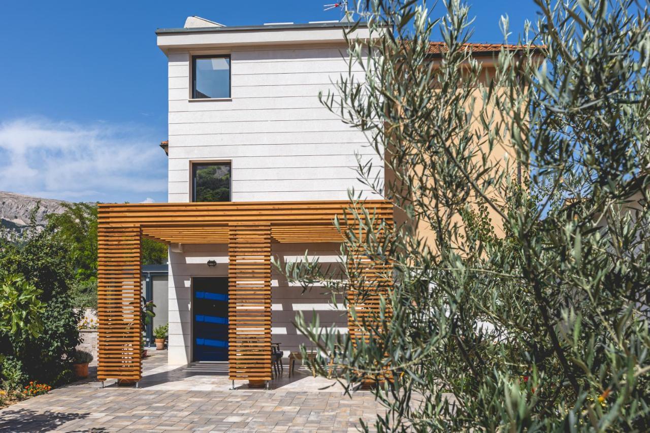 Vila Iris Baska 2 Hotel Bagian luar foto
